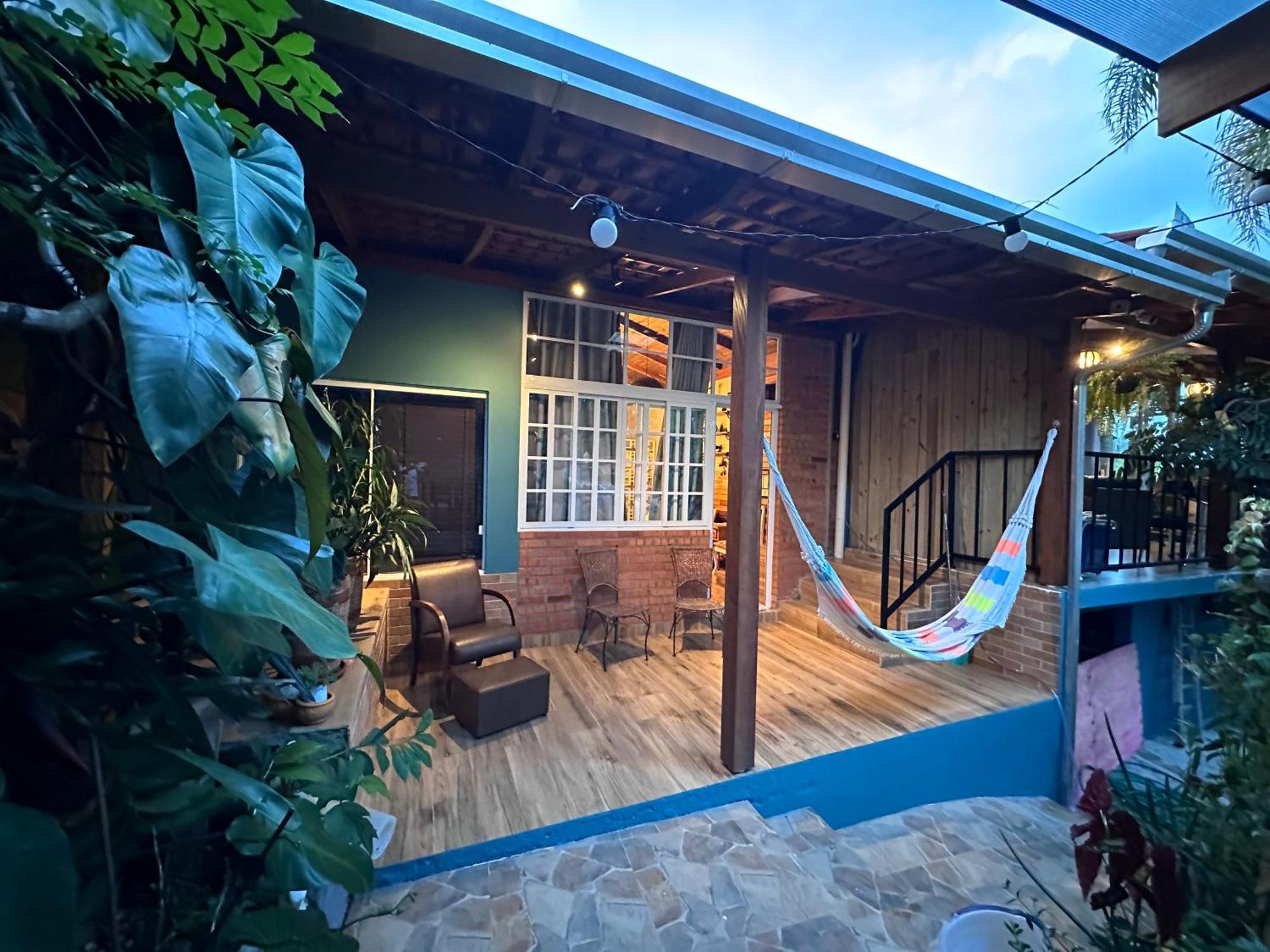 Casa de férias Arthi - Lindo Loft Recanto Dos Passarinhos Com Hidromassagem! *